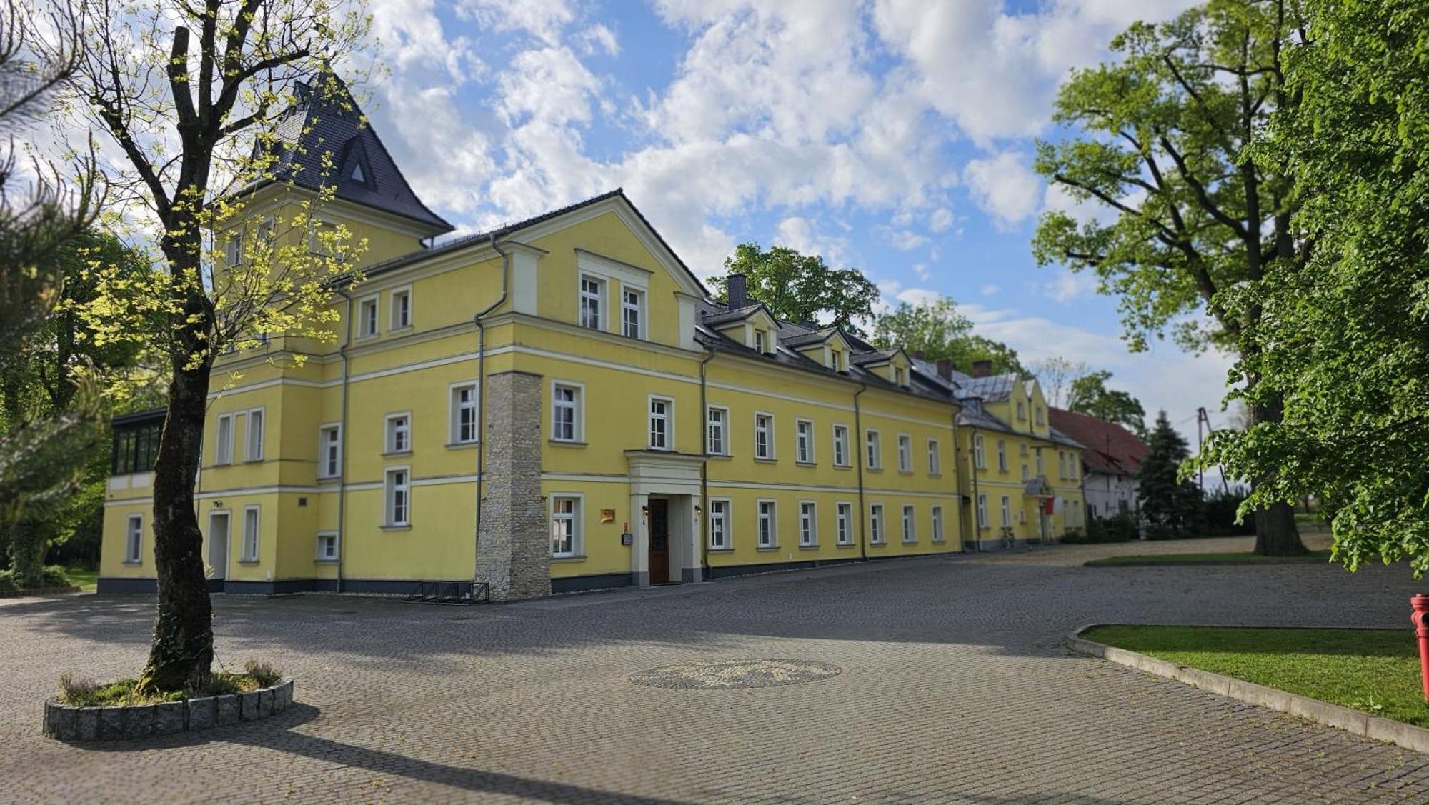 Palac Lucja Bb Zakrzów المظهر الخارجي الصورة