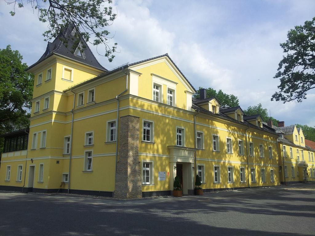 Palac Lucja Bb Zakrzów المظهر الخارجي الصورة